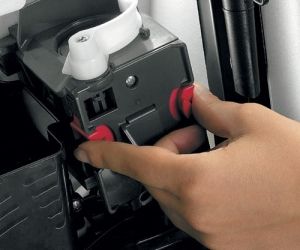 Кофеварка DELONGHI ESAM 6600 STEEL