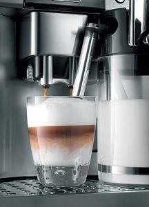 Кофеварка DELONGHI ESAM 6600 STEEL